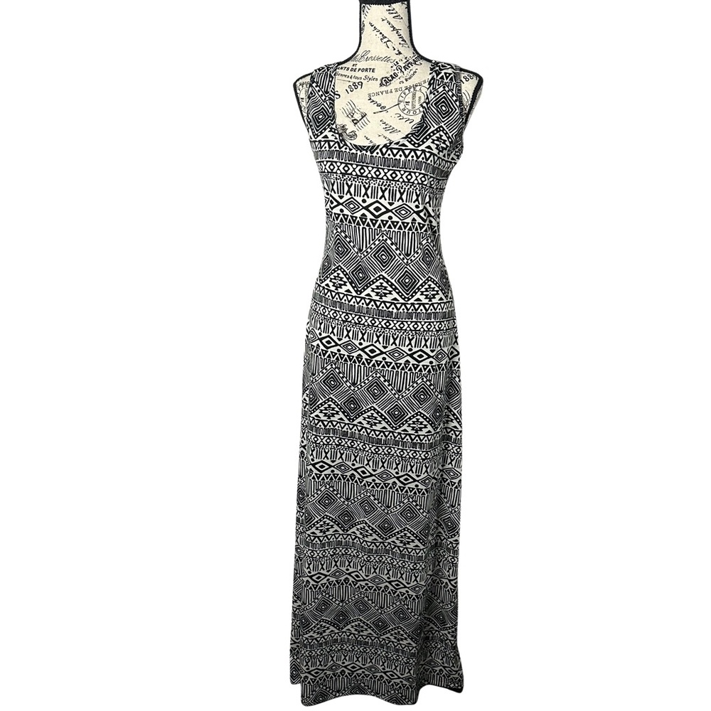 Love Tree Black and White Tribal Patterned Maxi Dress